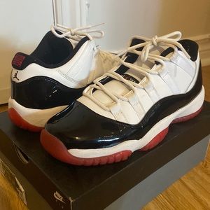 These are Jordan 11 Concord Breds. They are size 7 youth. Barely worn.